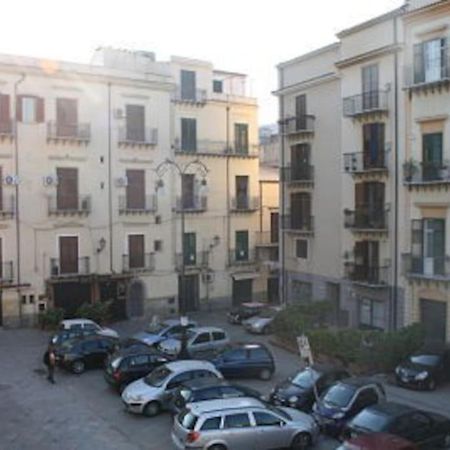 A Terrace In The Heart Of Palermo Apartman Kültér fotó